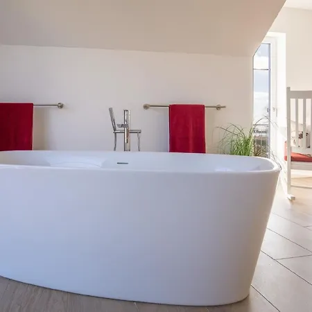 Сasa de vacaciones In Mit Sauna, Terrasse Und Garten *
